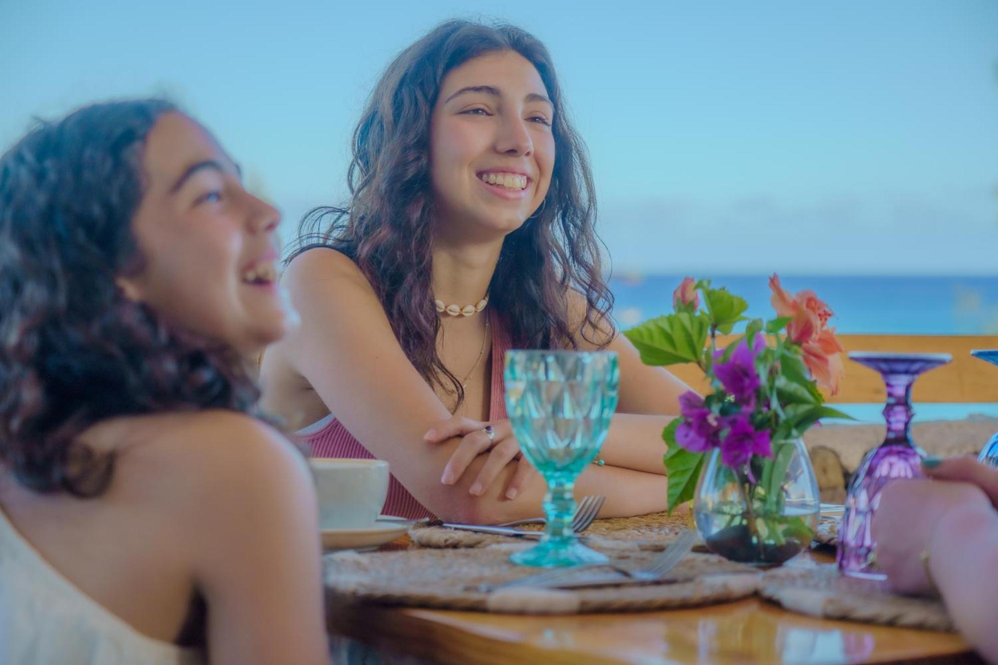 Matariki Sunset Apart Hotel Ханга Роа Екстериор снимка
